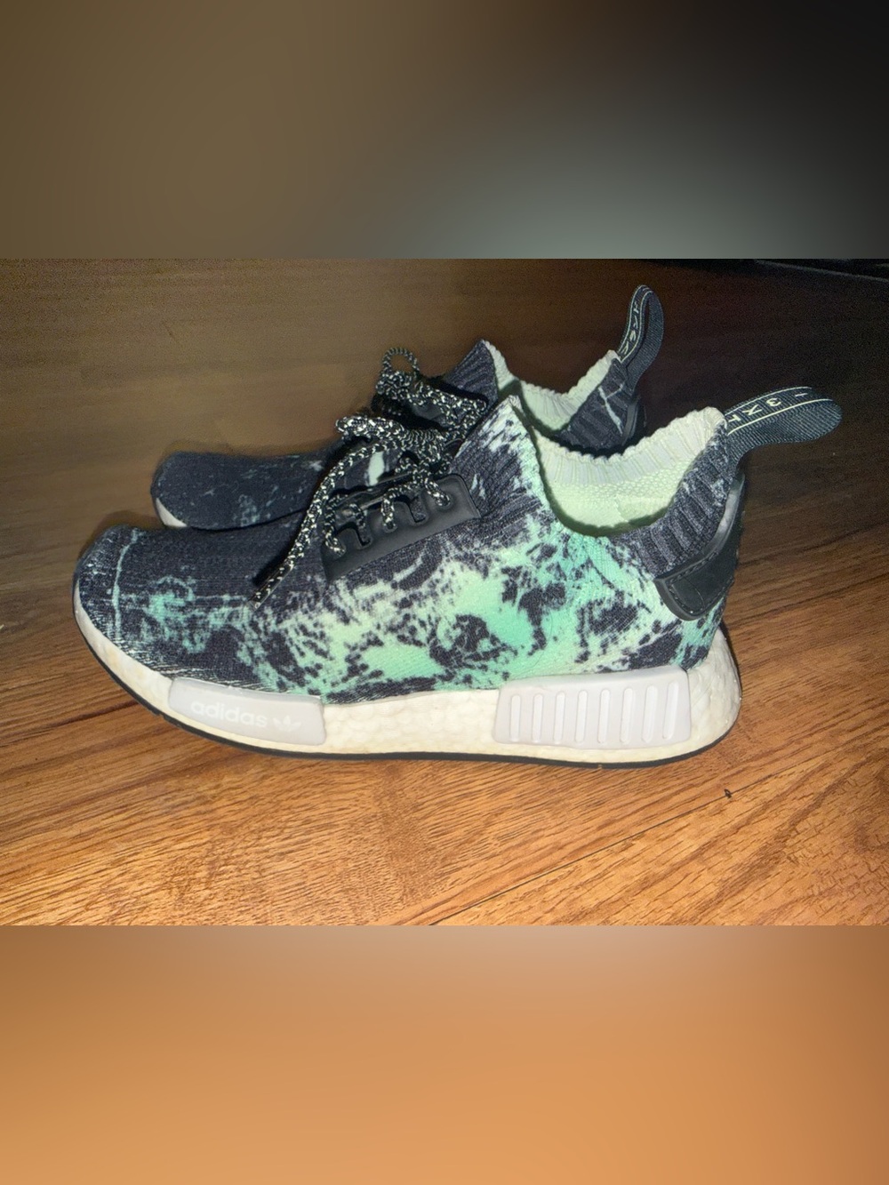 adidas NMD R1 marble aero green sz 5